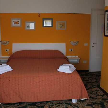 Hotel Poggio D'Oro Рива ди Солто Екстериор снимка