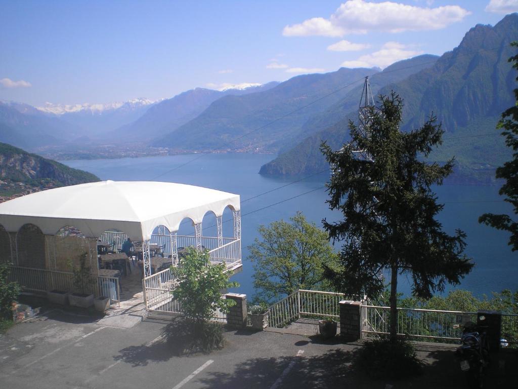 Hotel Poggio D'Oro Рива ди Солто Екстериор снимка