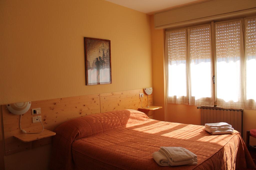 Hotel Poggio D'Oro Рива ди Солто Екстериор снимка