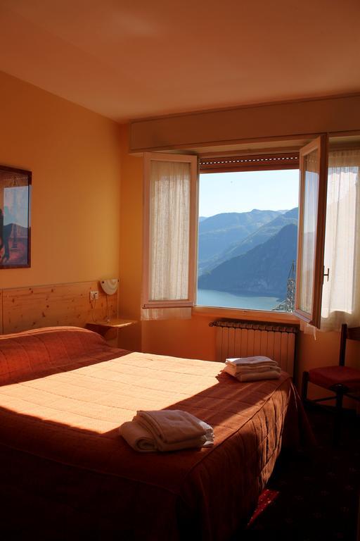 Hotel Poggio D'Oro Рива ди Солто Екстериор снимка